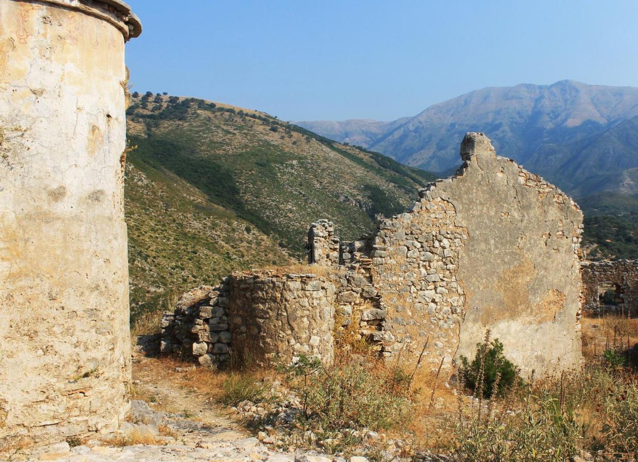 Mpolanos Guesthouse Himara Kültér fotó