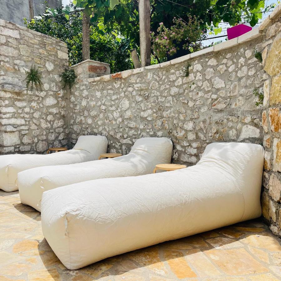 Mpolanos Guesthouse Himara Kültér fotó